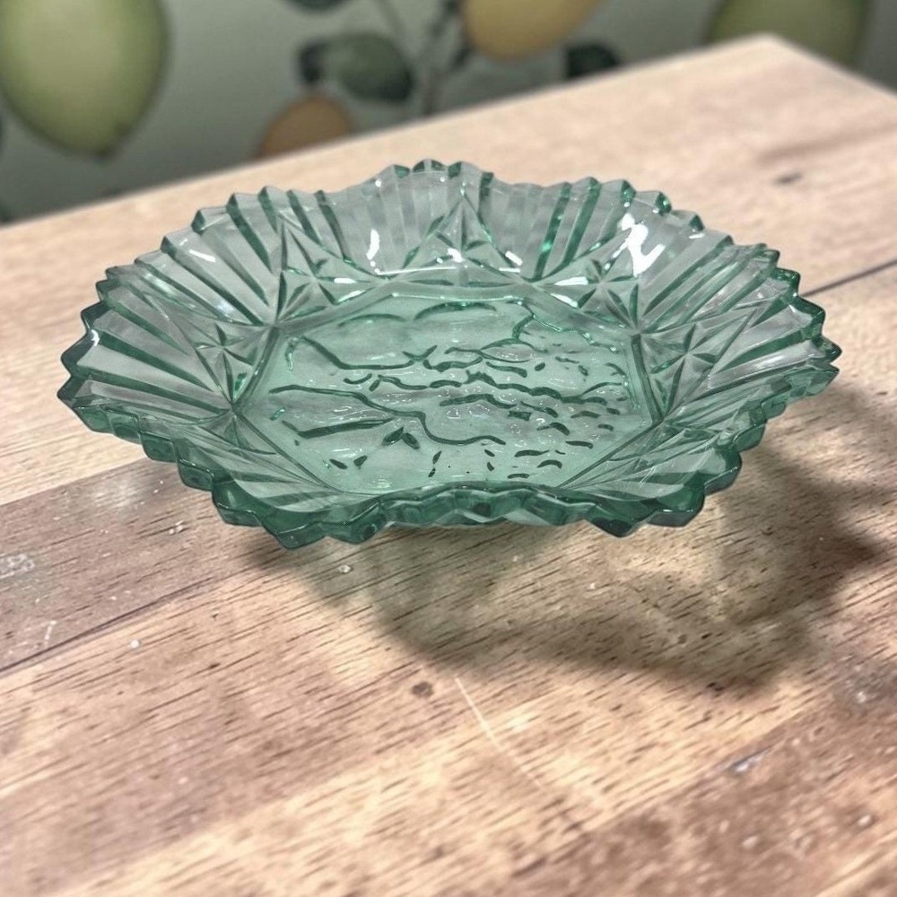 Federal Glass Pioneer Green Carnival Serving Bowl, Ruffled Edge Dish Centerpiece